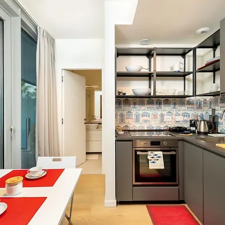 Luna Rossa - Waterfront Apartment Genoa